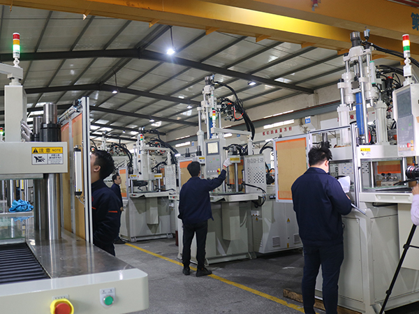 立式注塑機(jī)價(jià)格優(yōu)惠 立式注塑機(jī)價(jià)格優(yōu)惠